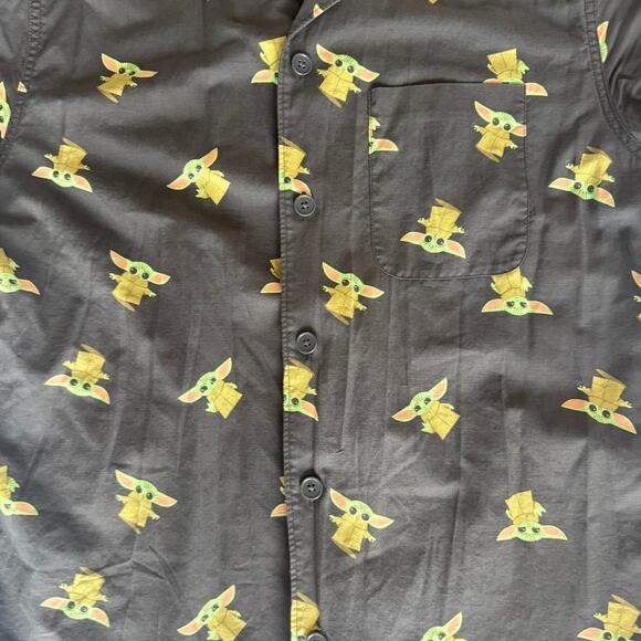 Star Wars Grogu Baby Yoda Button Up Shirt Men’s Medium Gray Short Sleeve - Picture 6 of 12